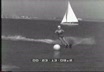 Slalom e salti sulle onde.