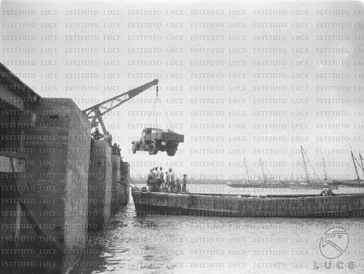 AO/AO103/AO00006898.JPG