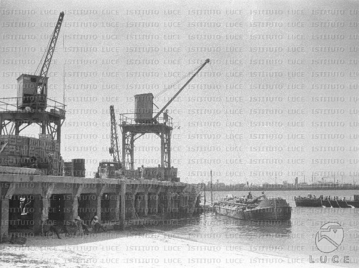 AO/AO105/AO00007012.JPG