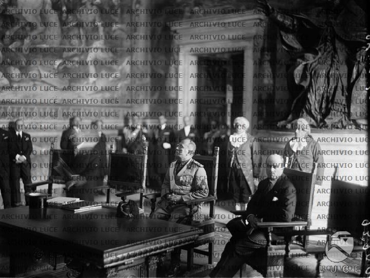 Mussolini e Boncompagni Ludovisi nella sala degli Orazi e Curiazi per ...