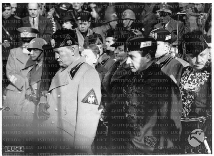 Riproduzione fotografica di Mussolini, Starace, Marinetti mentre ...