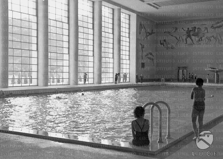 La grande piscina olimpionica al coperto del foro mussolini (attuale ... Piscina al coperto