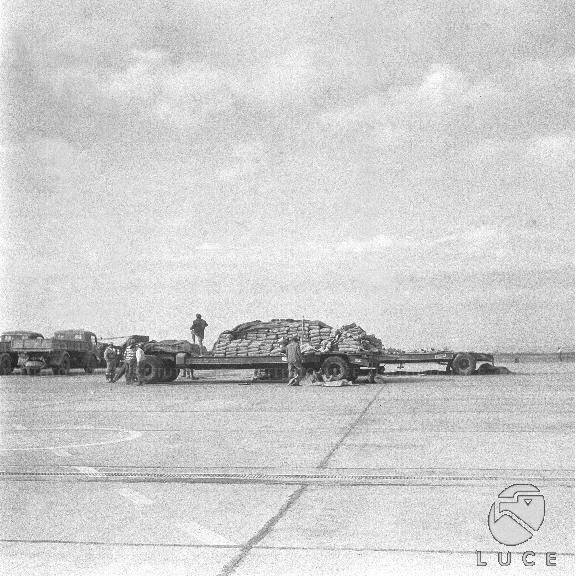 DIAL/D002/D2-77.JPG