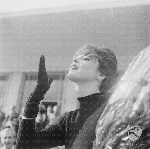 DIAL/D325/D325-19.JPG
