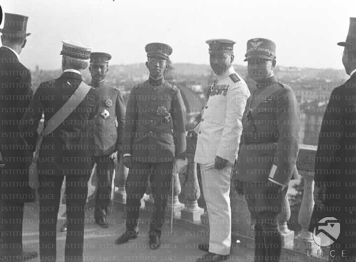Rome Hirohito, with the Japanese delegation, visiting the Victorian.
