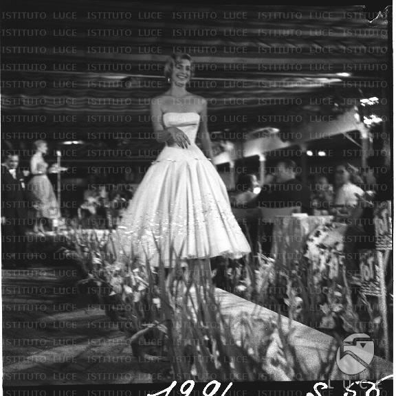 FV/NTH00162/FV00036117.JPG FV/NTH00162/FV00036117.JPG