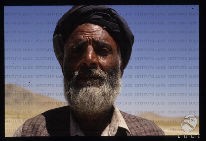 Ritratto Di Uomo Afgano Con Turbante In Testa Archivio Storico Istituto Luce