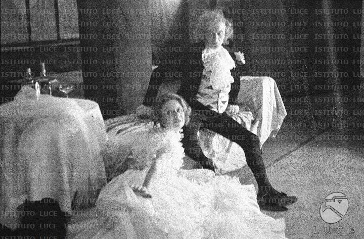 Kiki Palmer e Annibale Betrone (?) impegnati in una scena della