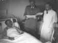 Il Maresciallo Graziani visita un ospedale