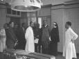 Il Maresciallo Graziani visita un ospedale