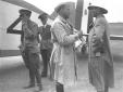 Galeazzo Ciano prima di un volo di guerra