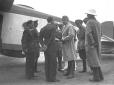 Galeazzo Ciano prima di un volo di guerra