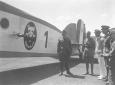 Galeazzo Ciano, Pavolini e altri piloti rivolgono  ...