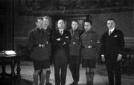 Mussolini posa con alcuni esploratori polacchi
