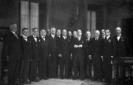 Mussolini in posa con i carabinieri in congedo nel ...