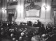 Mussolini presiede la conferenza