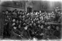 Mussolini nella sala della Vittoria con i congress ...