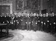Mussolini posa al centro del gruppo degli aspirant ...