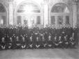 I cadetti cileni posano con autorit della marina, ...