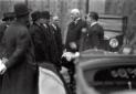 Mussolini conversa con Edoardo Bianchi nel padigli ...