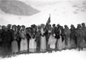Un gruppo di donne in costume abruzzese  ...