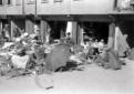 Calzolai al lavoro, in strada
