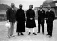 Il segretario del maharajah coni componenti della  ...