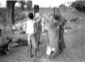 Miseria nelle strade: una famiglia povera