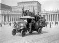 Propaganda elettorale a San Pietro: un camion dell ...