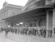 Gli alpini all'uscita della stazione Termini