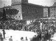 Piazza Venezia gremita di folla
