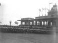 Sfilano i carabinieri
