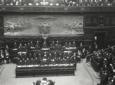 Mussolini mentre pronuncia il discorso commemorati ...