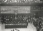 Mussolini mentre pronuncia il discorso commemorati ...