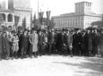 Foto di gruppo: Mussolini ed altre autorit a piaz ...