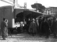 Ripreso da un fotografo (in primo piano)Vittorio E ...