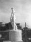 Una delle statue che ornano lo Stadio dei Marmi. T ...