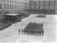 Battaglioni di carabinieri sfilano nella piazza d' ...