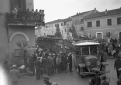 Autobus, con lavoratori toscani a bordo, svoltano  ...