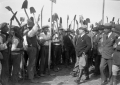 Il Duce con Acerbo e un gruppo di autorit passa d ...