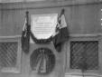 La lapide dedicata a Vittorio Scialoja posizionata ...