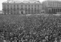Imponente manifestazione in piazza Plebiscito in o ...