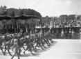 Reparti someggiati dell'Esercito sfilano davanti a ...