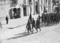 Soldati attraversano Avellino in occasio ...