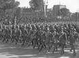 Reparti dell'esercito italiano sfilano in via dell ...