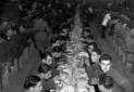 Soldati durante il pranzo