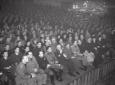 Il pubblico in sala, autorit� militari e civili ne ...