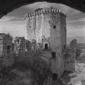 torre medioevale, mura di cinta, campo lunghissimo