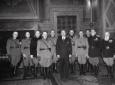 Mussolini e i membri del comitato tecnico in posa, ...