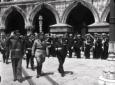 Von Ribbentrop, Ciano e le delegazioni mentre esco ...